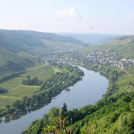 Gastehaus Weingut Arns Bed & Breakfast