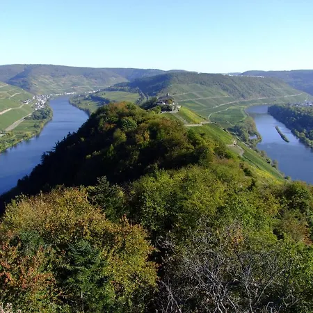 Gastehaus Weingut Arns Bed & Breakfast Reil