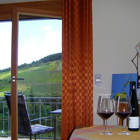 Gastehaus Weingut Arns *